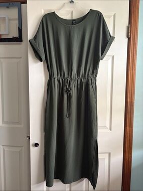 Relaxed Drawstring Midi Dress in Olive Green